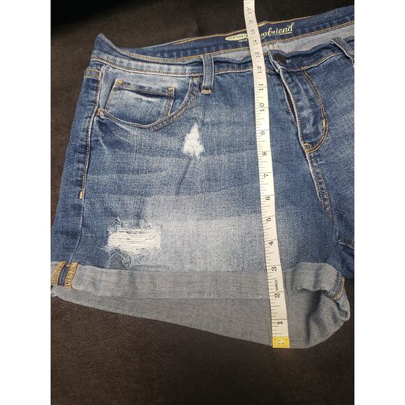 Old Navy Boyfriend Light Washed Cuffed Leg Blue Jean Shorts - Picture 4 of 6